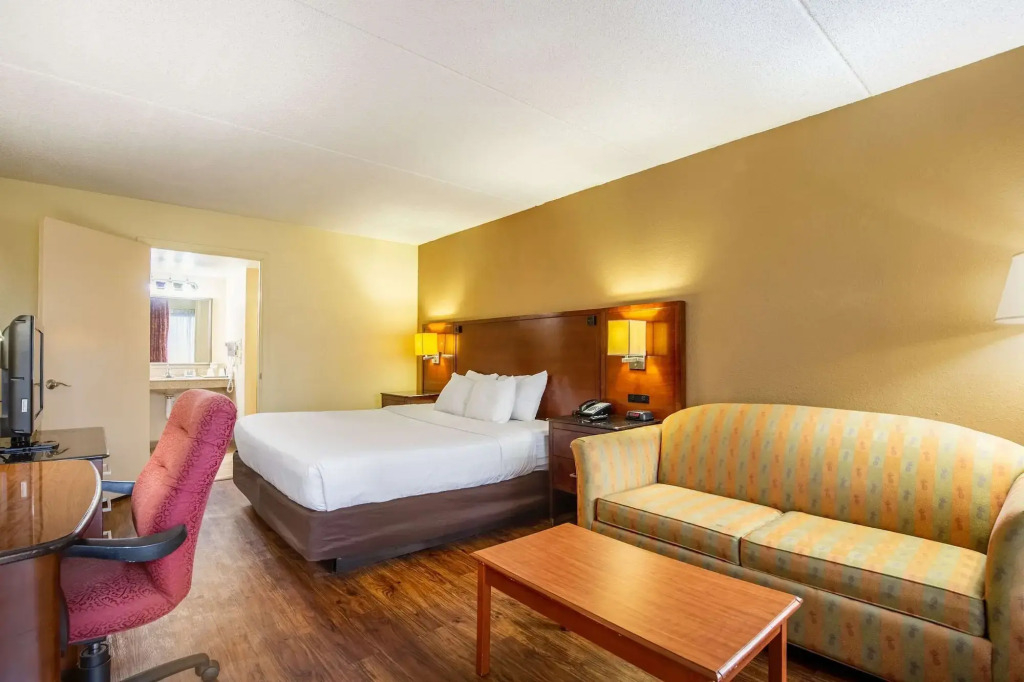Econo Lodge Naval Station Norfolk