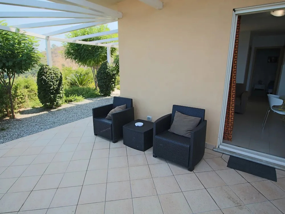 Family Sea-view Retreat in Parghelia