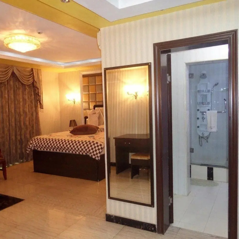 Max Royal Hotel & Suites