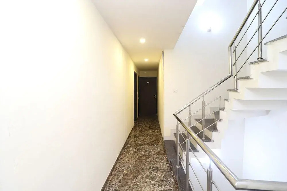 OYO 28646 Hotel Golden Heart