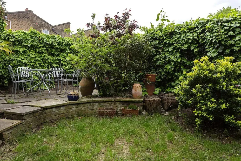 Veeve - At Home in Haggerston