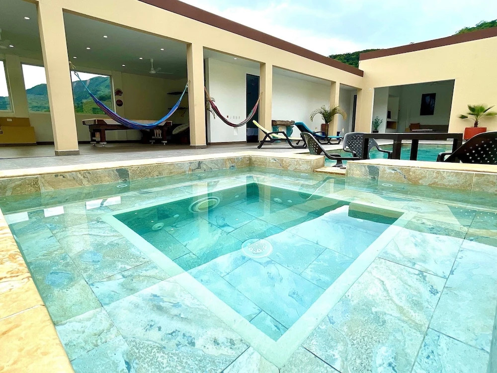Maravillosa CASA FINCA piscina wifi tv