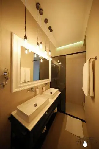 Dalmatian Pearls Deluxe Rooms