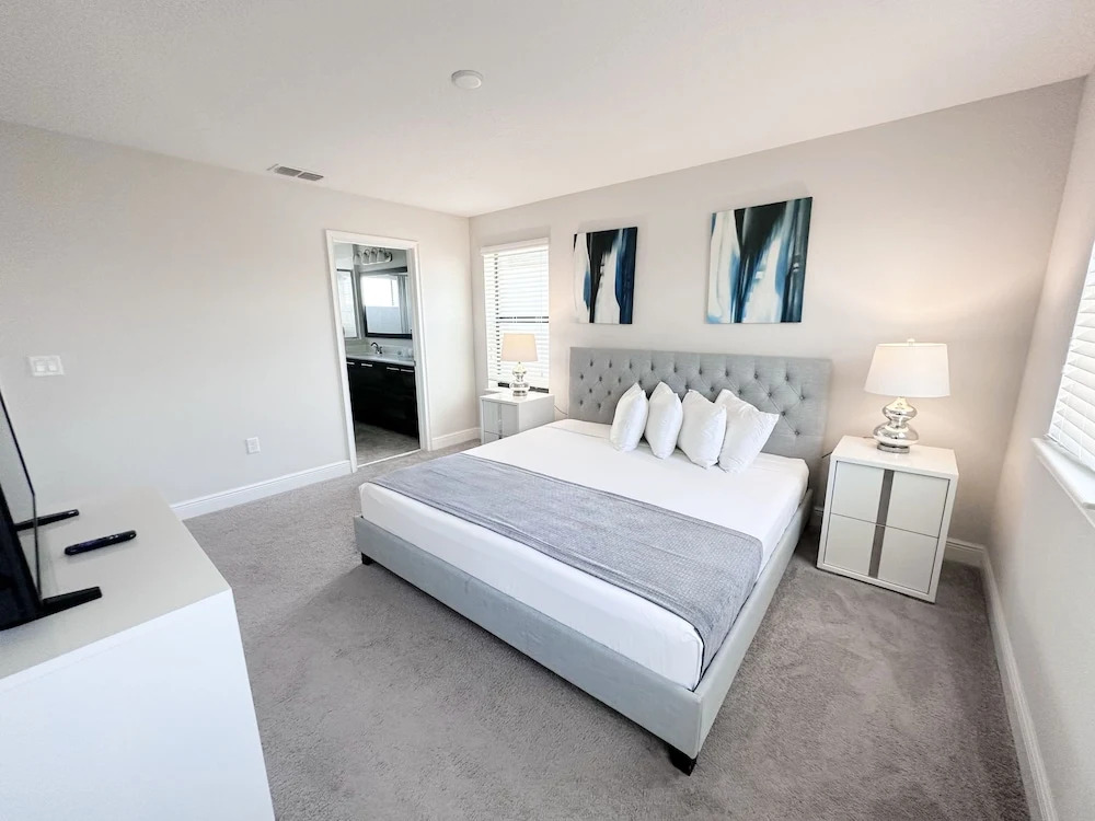 Balmoral Resort-179mm 4 Bedroom Home by RedAwning