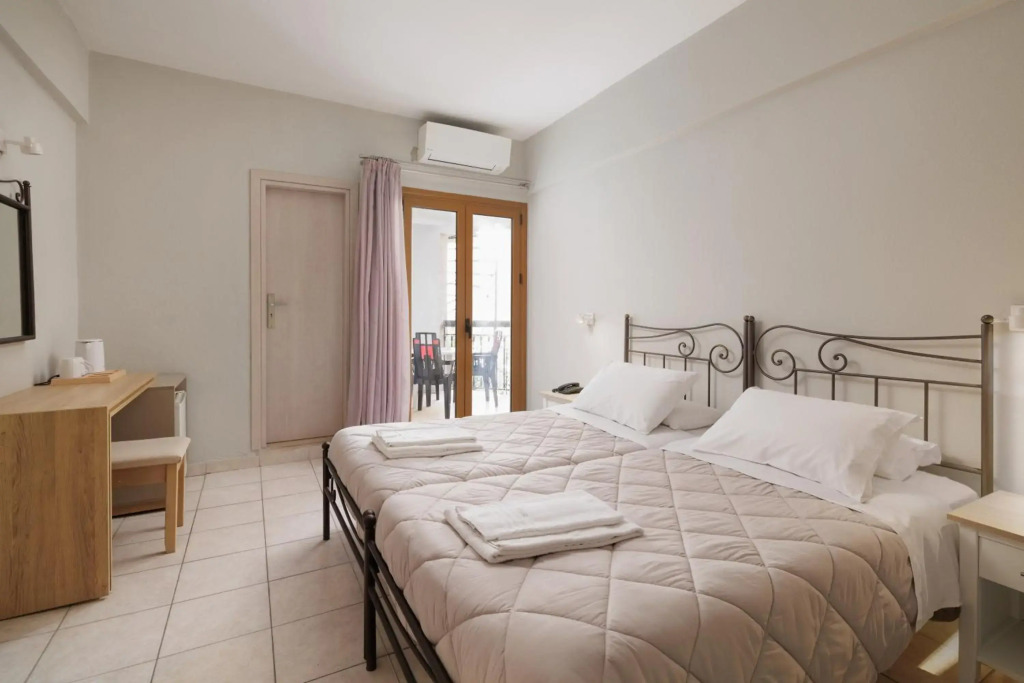 Louvre Hotel