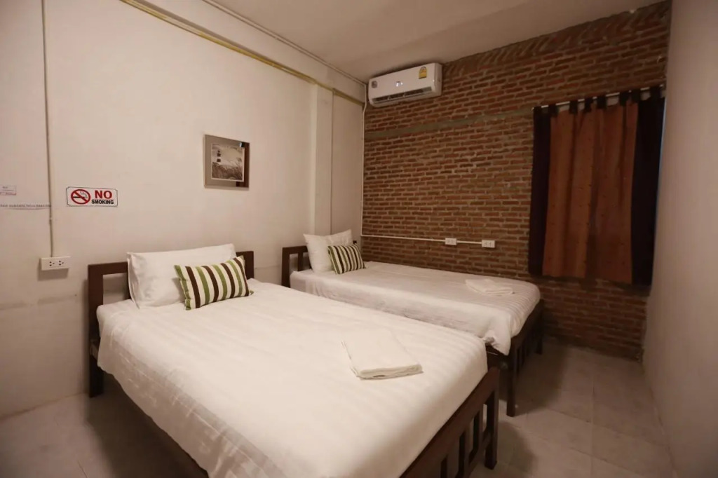 D House Hostel