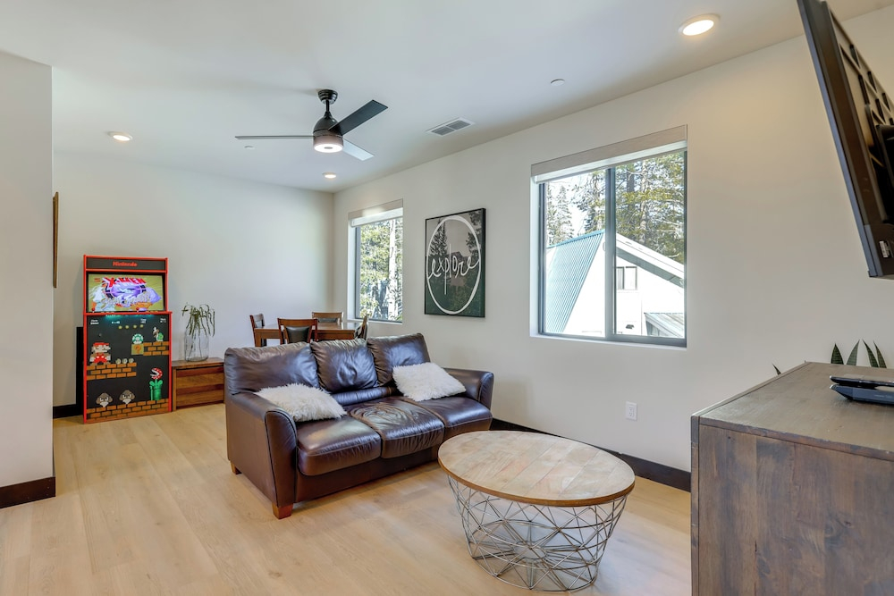Luxe Soda Springs Retreat: Modern & Spacious!