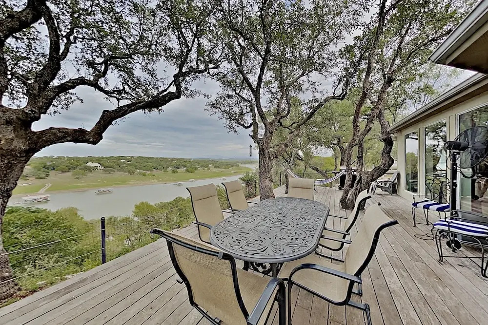 4BR 3BA Spicewood House with Impressive Views by RedAwning