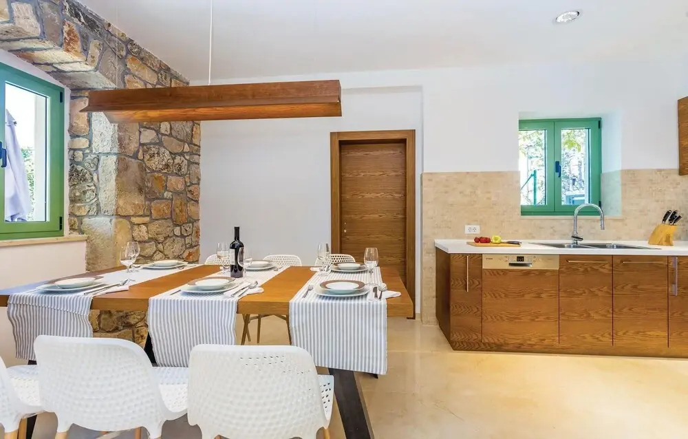 Beautiful Home In Malinska