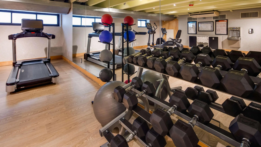 Best Western Plus Milwaukee West