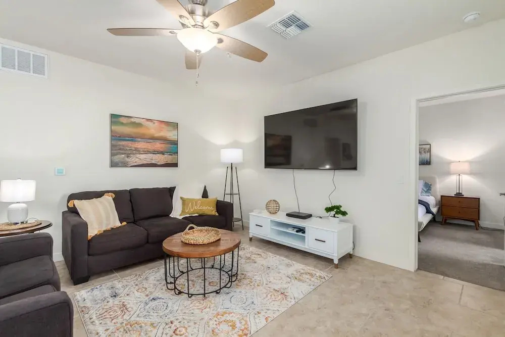 Queen Creek #305 1 Bedroom Condo by Redawning