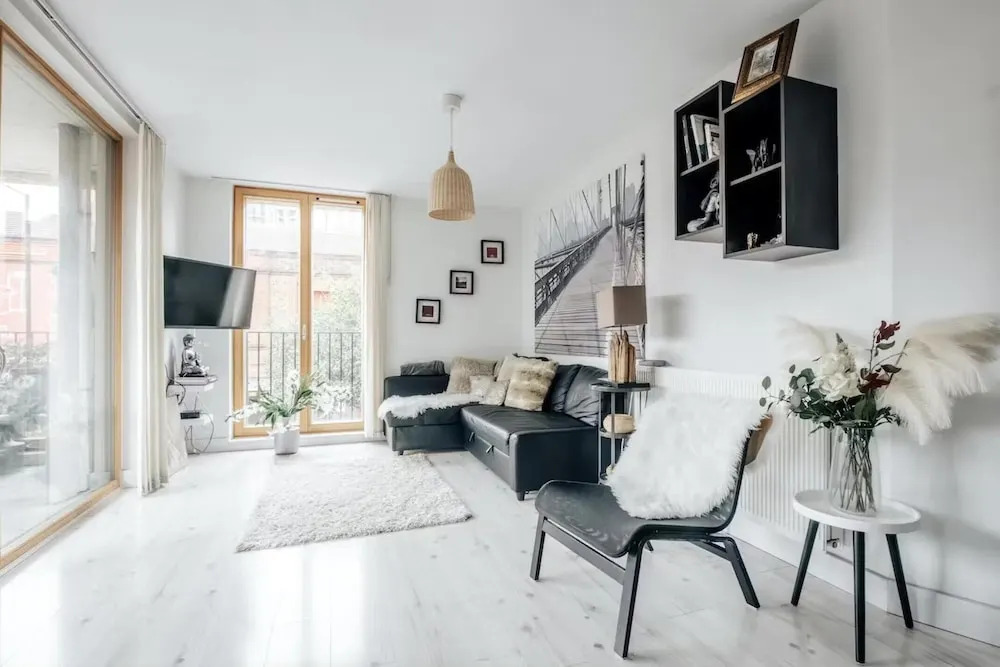 Notting Hill 2-bed Apt With Balcony, 1 min to Tube