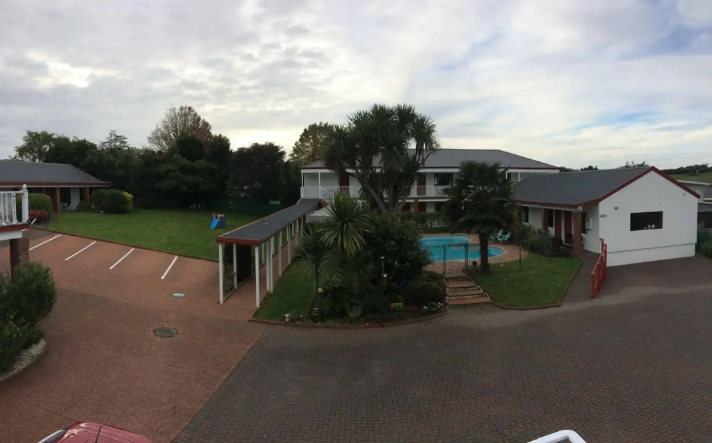 Bks Counties Motor Lodge