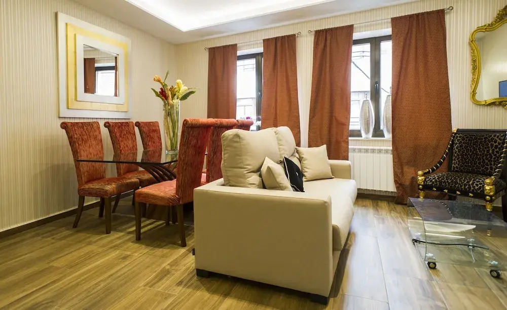 Apartamentos Salamanca Puerta Zamora, Centro, Wifi con salón y 2 dormitorios, Parking