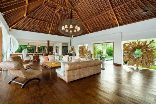 Villa Naty Canggu - 6 Bedrooms Luxury Villa