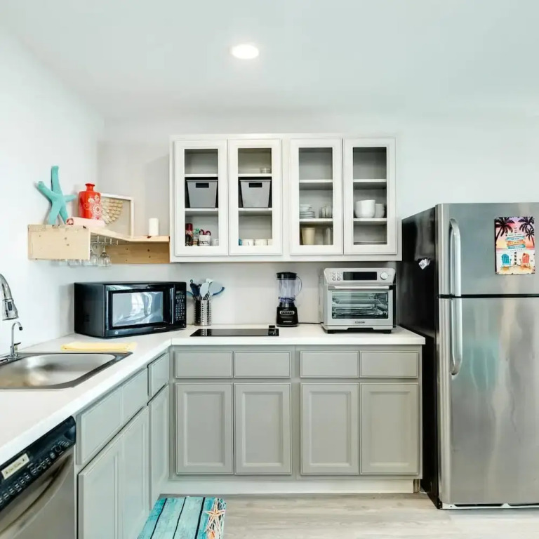 Seaside and Breezy Condo at the Victorian