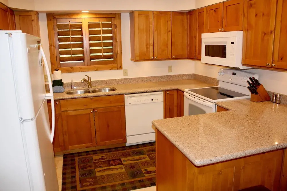 Woods Manor Condo