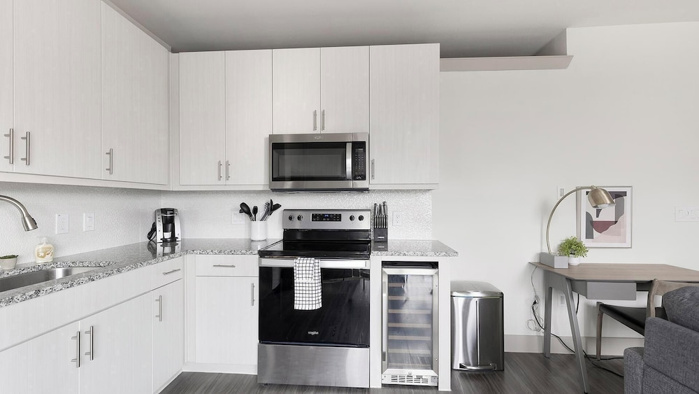 Landing Apartments near Dallas Medical District