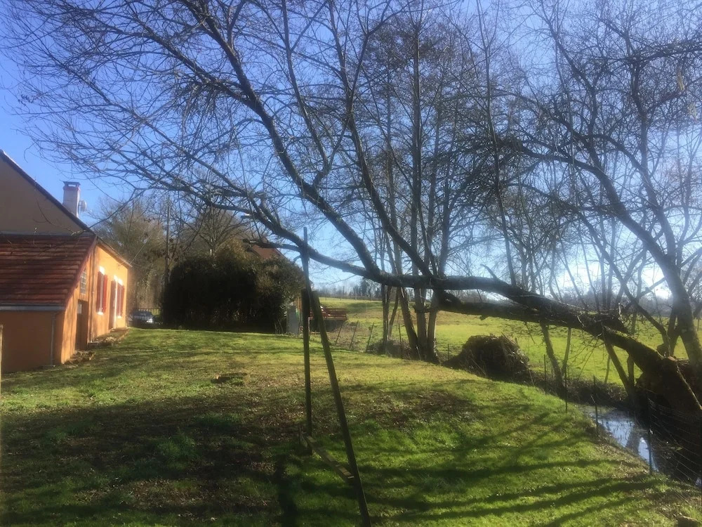House With 3 Bedrooms in Dampierre Sous Bouhy, With Enclosed Garden