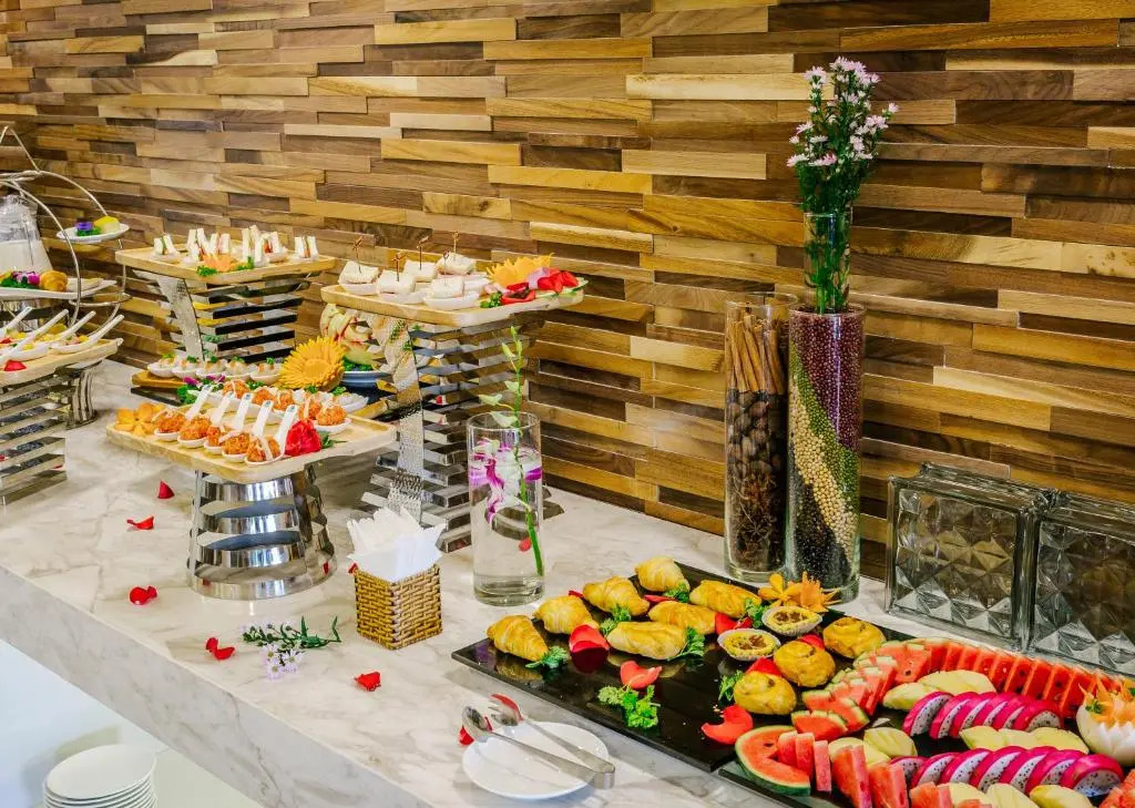 Winsuites Saigon Hotel - Complimentary Afternoon Tea & Refreshments