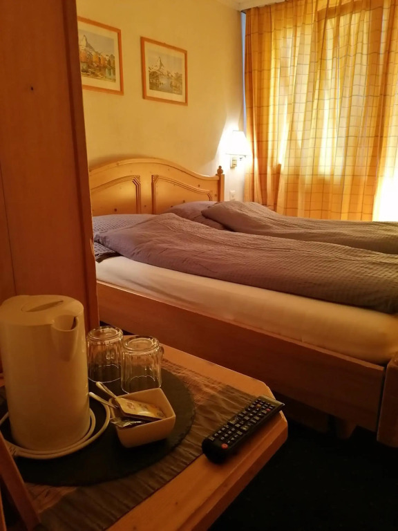 Petit Helvetia Budget Hotel