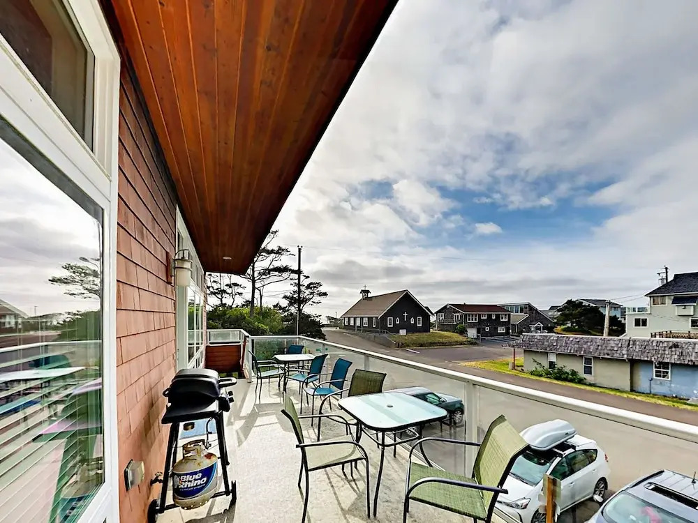 300 South Pacific St Townhouse 1 Bedroom 1 Bathroom Townhouse