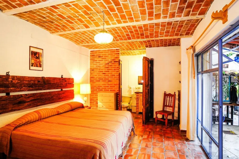 Casa Aurora Garden Retreat