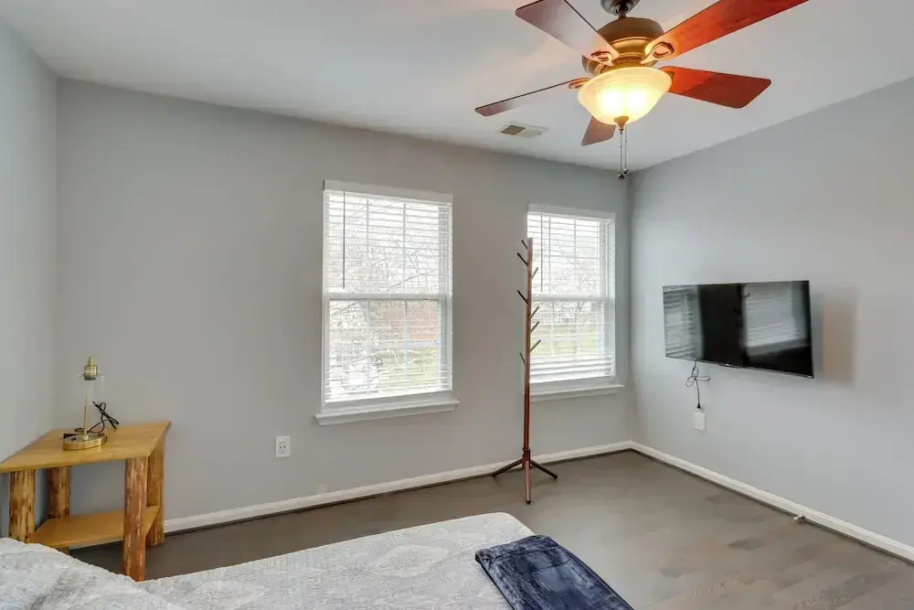 8 Mi to National Mall: Quiet Cheverly Apt