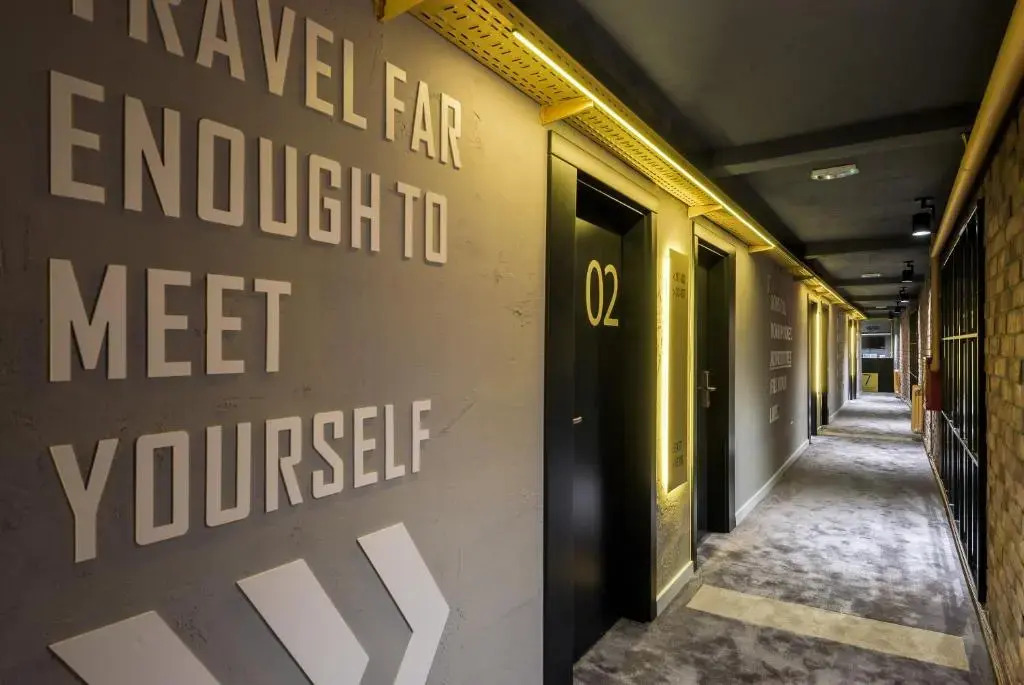 7 Rooms Suites
