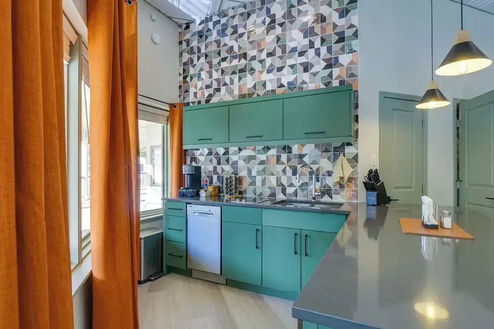 Mtn & Lake Views: Chic Keystone Studio