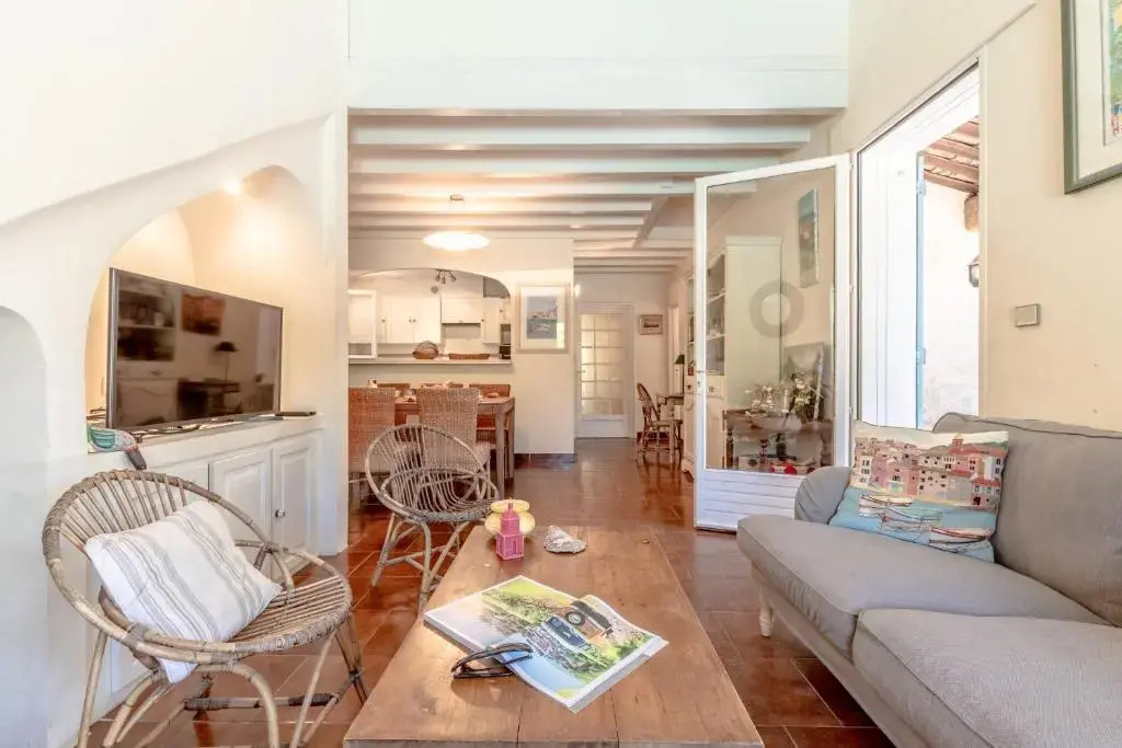 Splendid typical house with pool and large garden in St Tropez - Welkeys