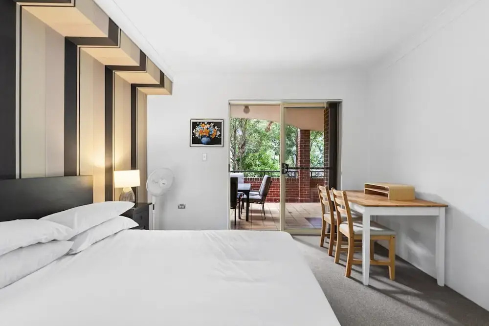Bright Marrickville Flat With Balcony & Parking