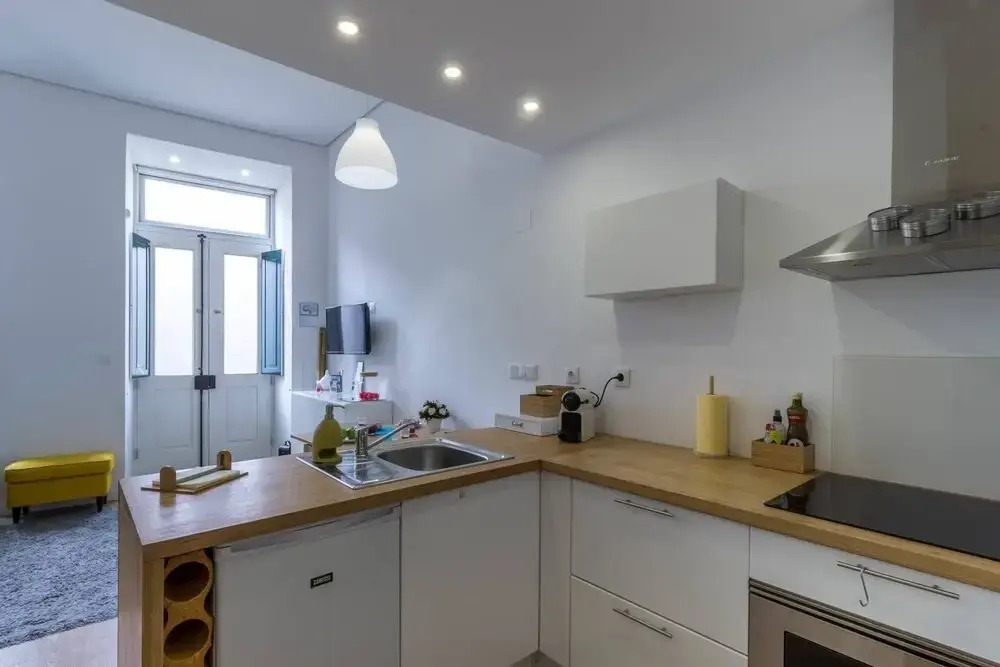 Guestready - Homely Apartment in Santa Catarina for up to 3 Guests, Lisbon