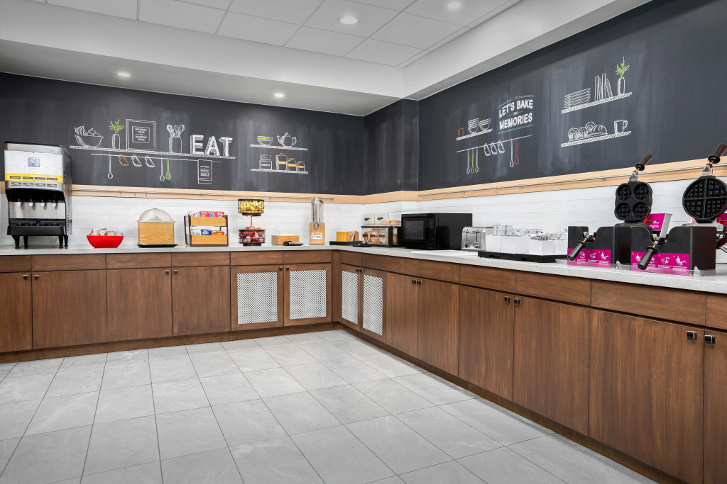 Hampton Inn & Suites Atlanta-Six Flags