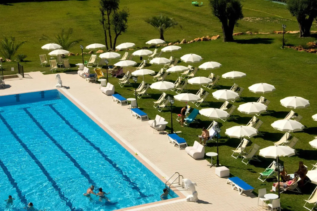 Roses Hotel