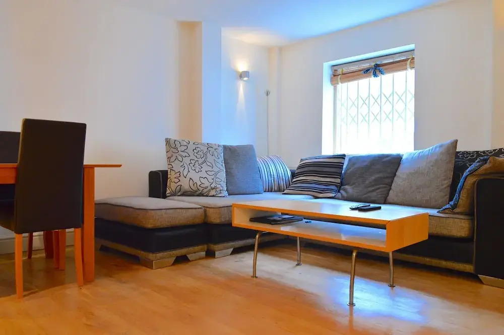 London Spacious 1 Bedroom Flat