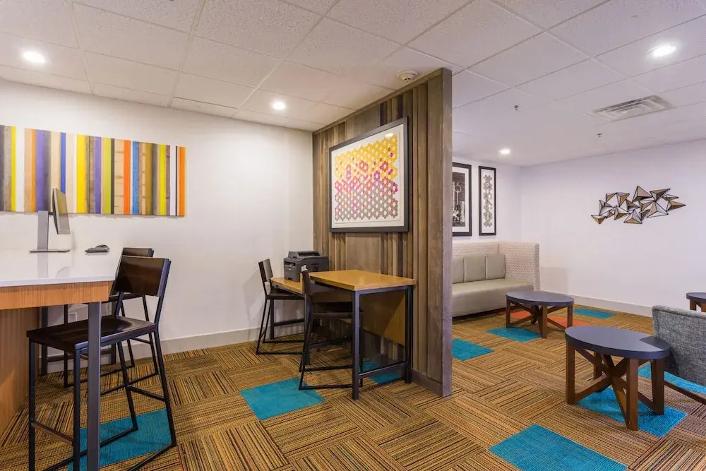 Holiday Inn Express and Suites - Petersburg - Fort Lee by IHG