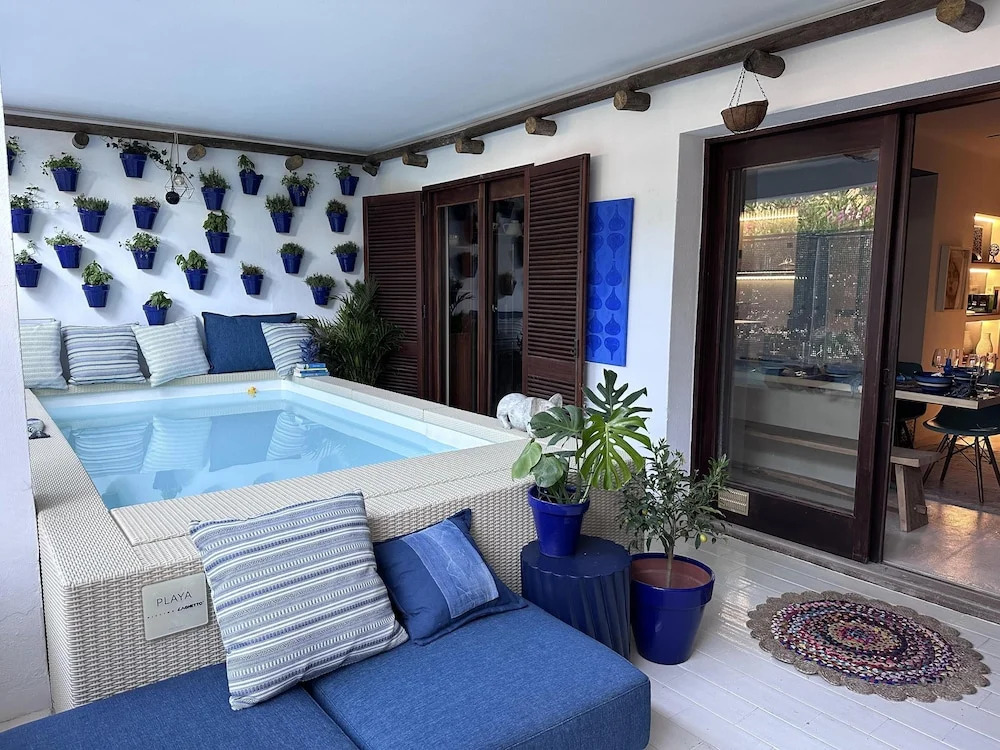 3bed Apartment- Garden, Private Pool, Free Parking