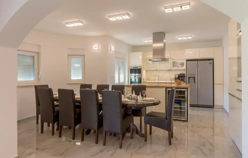 Nice home in Dubrava kod Sibenika w/ Outdoor swimming pool, WiFi and 5 Bedrooms