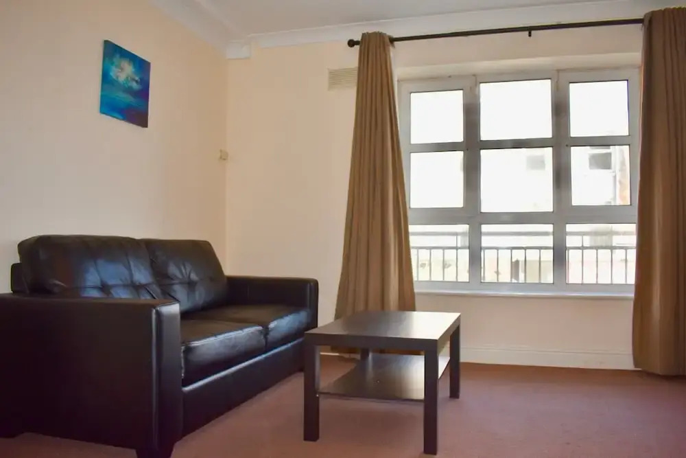 1 Bedroom Apartment Amazing Central Location