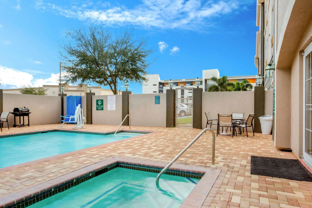 La Quinta by Wyndham Mission at West McAllen