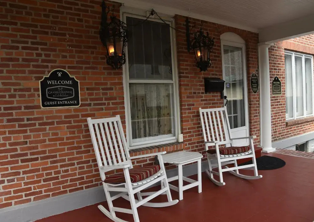 Grand Colonial Bed and Breakfast