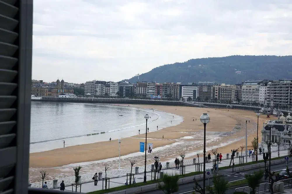 SEAFRONT LUXURY STUDIO - by SanSebastianApartments.es