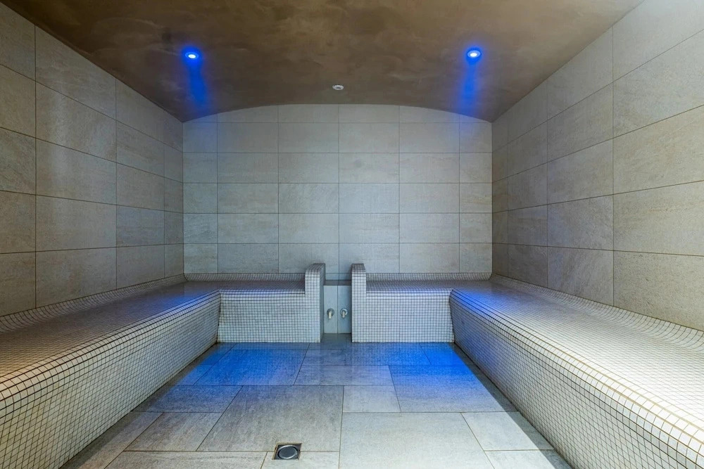 Retreat With Spa Access