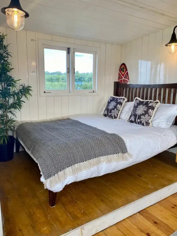 The Hide At Manton Bay Glamping Retreat