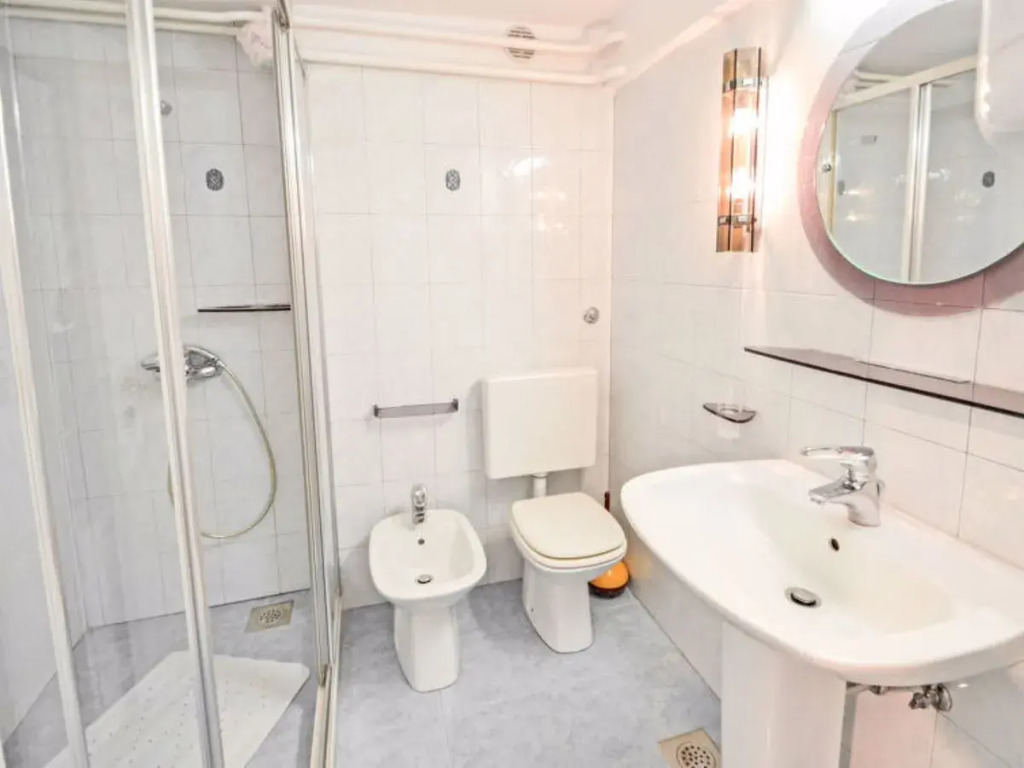 Apartment Dado Civray