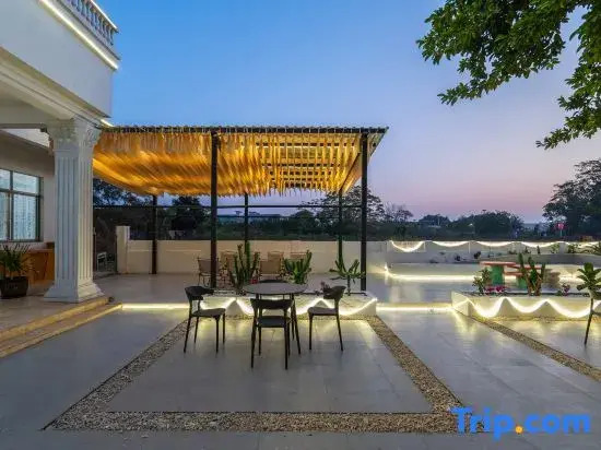 Moyan Light Luxury Sea View Audio-Visual Homestay