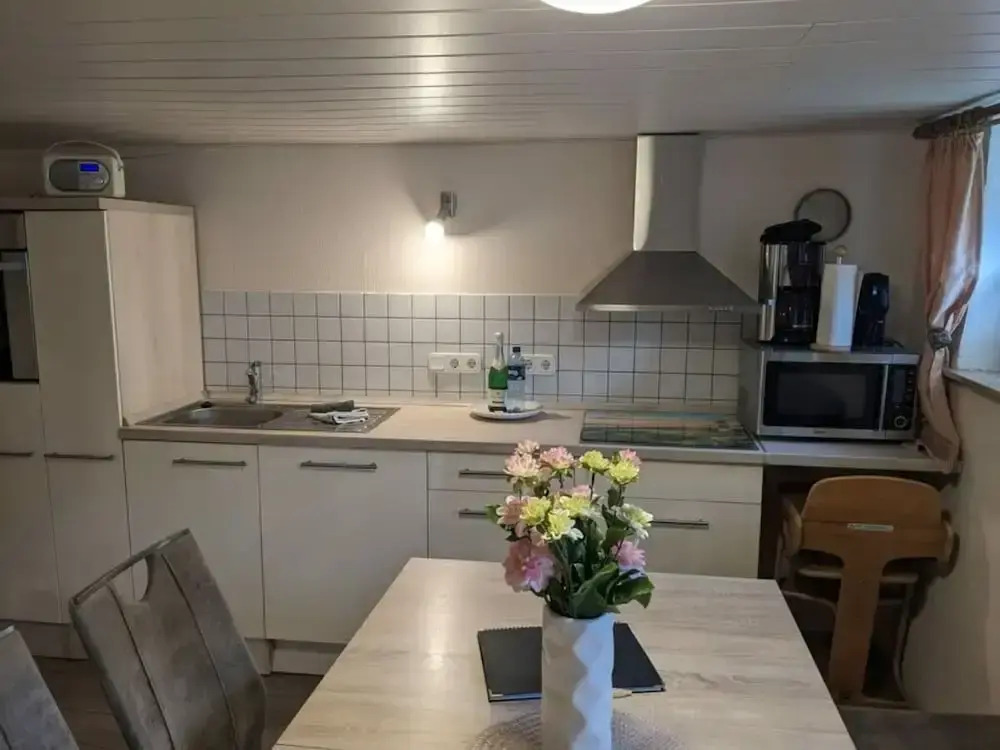 Huus Meta Modern Retreat