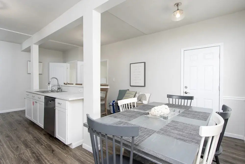 Frenchy's S On East Shore 486 3 Bedroom Home by Redawning