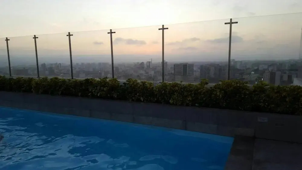 Ur Place Rentals - Modern 3bdrm, Swimming Pool And Gym